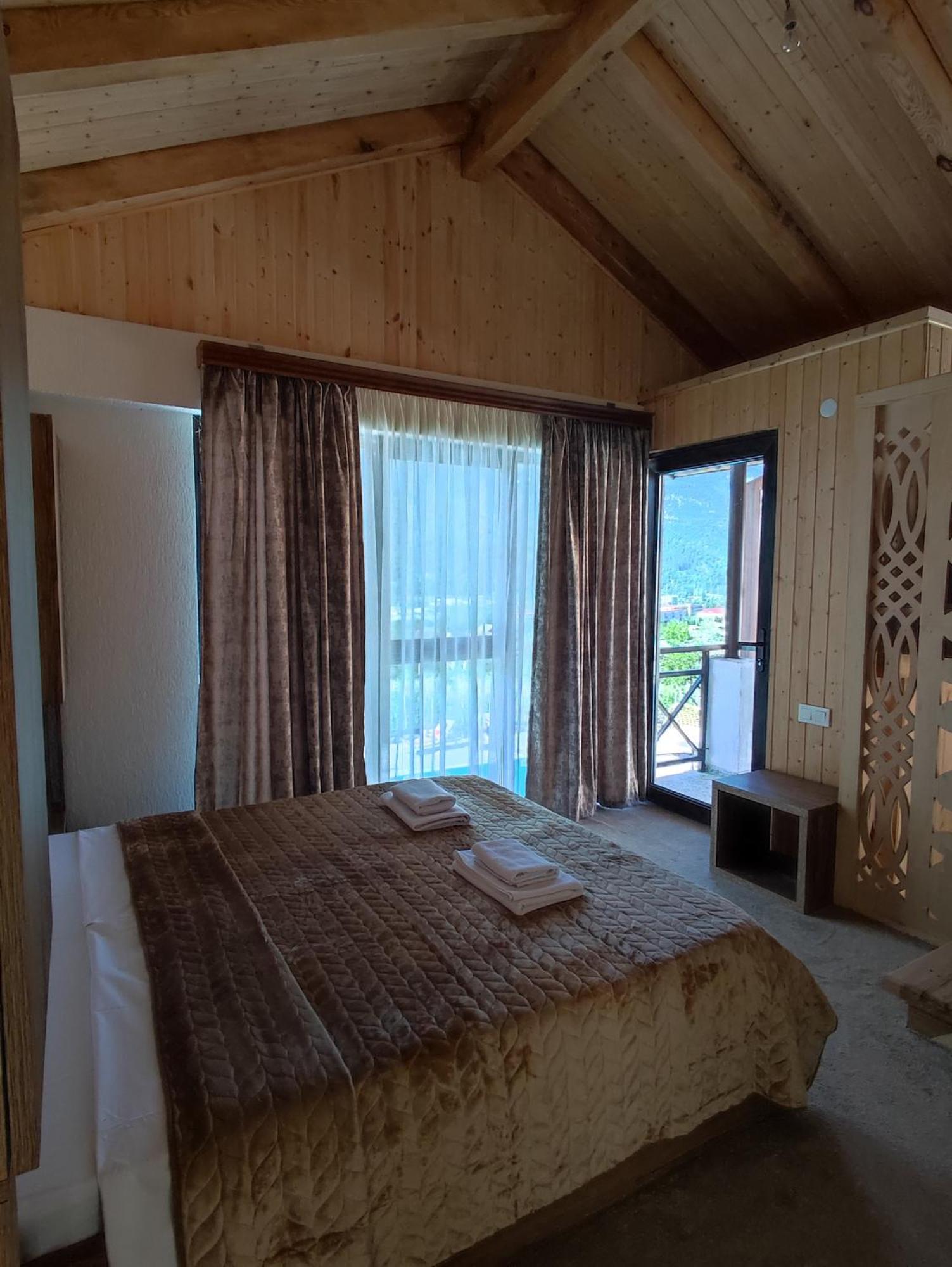 Belvedere Hotel Ambrolauri Ngoại thất bức ảnh