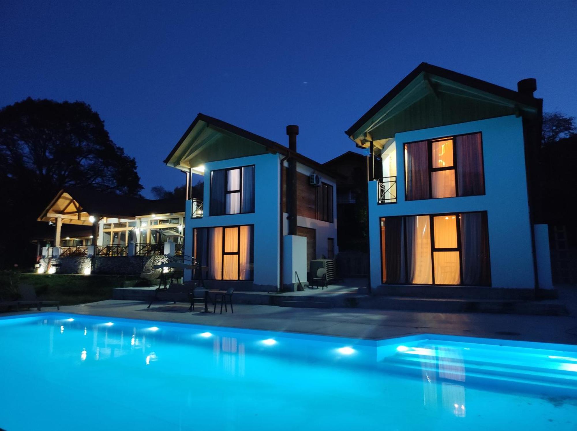 Belvedere Hotel Ambrolauri Ngoại thất bức ảnh